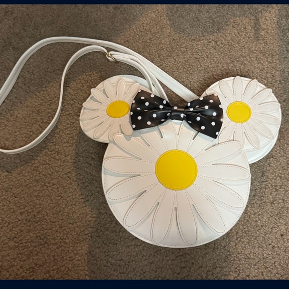 Minnie Mouse loungefly - Picture 1 of 4